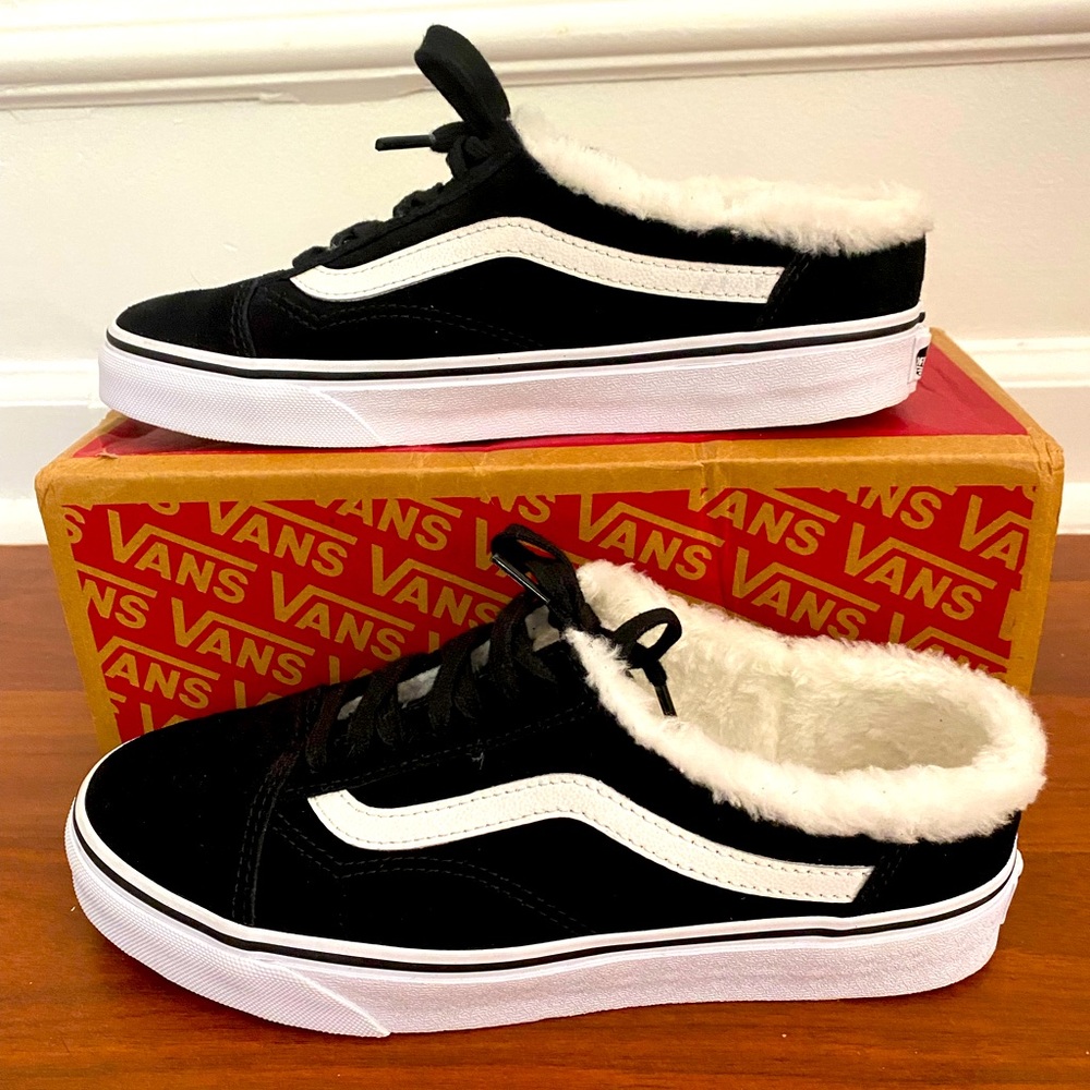 Slip on Sherpa Vans - Black - Women’s 8.5